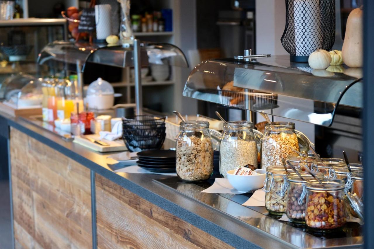 Hotel Oasis Moutier ภายนอก รูปภาพ