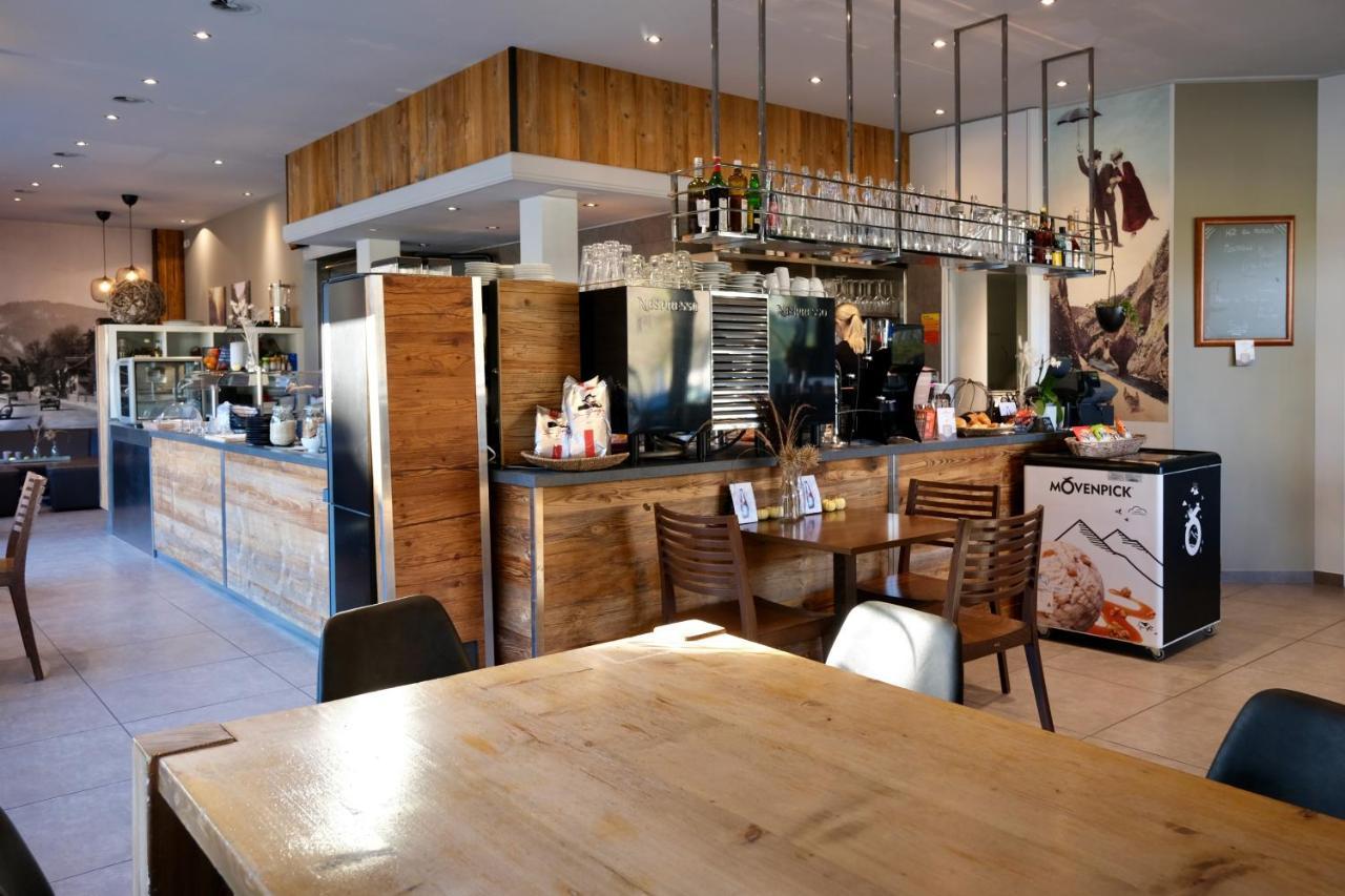 Hotel Oasis Moutier ภายนอก รูปภาพ