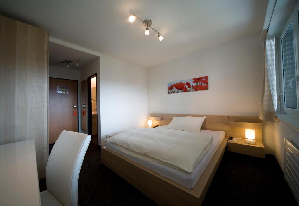 Hotel Oasis Moutier ภายนอก รูปภาพ