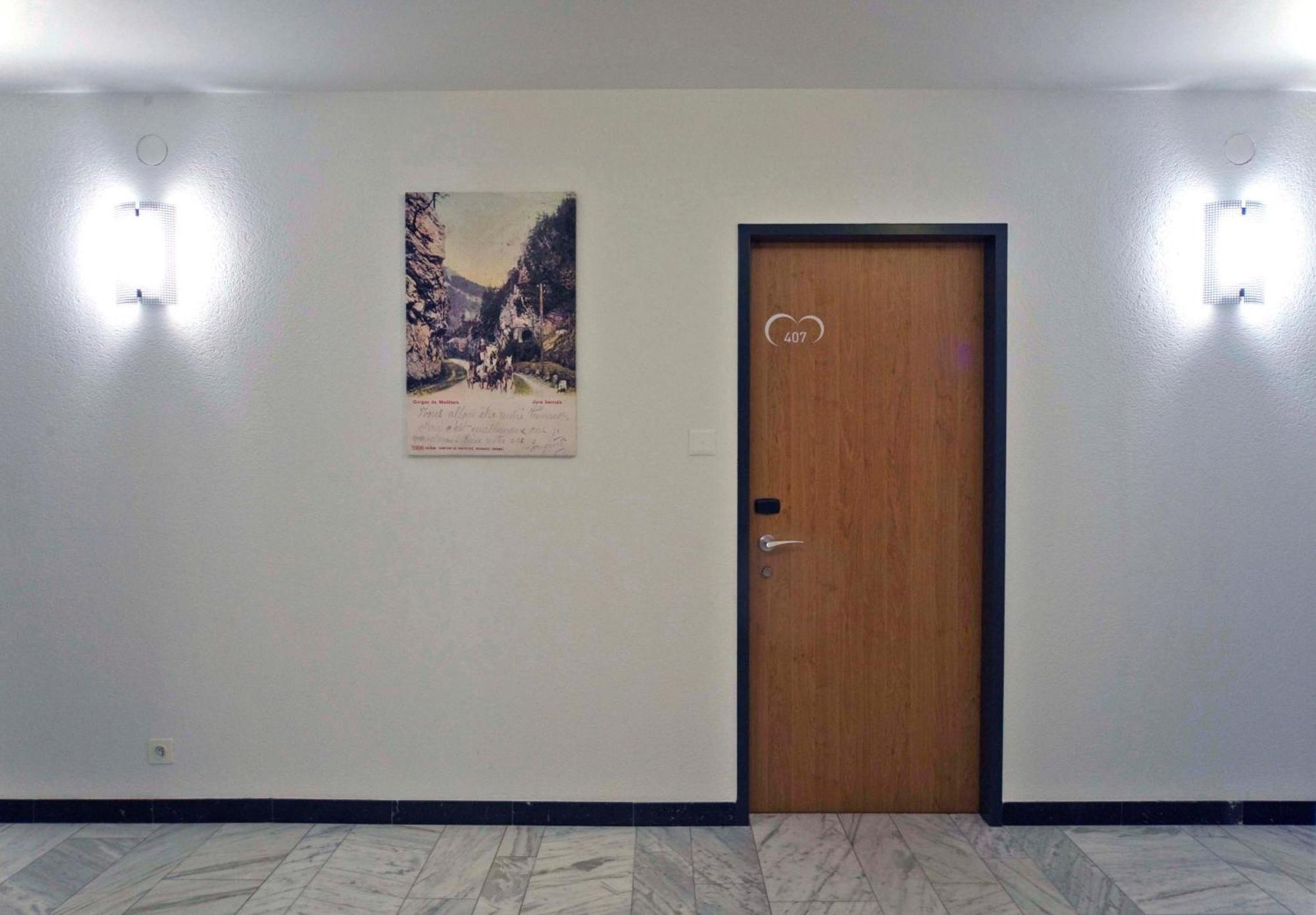 Hotel Oasis Moutier ภายนอก รูปภาพ