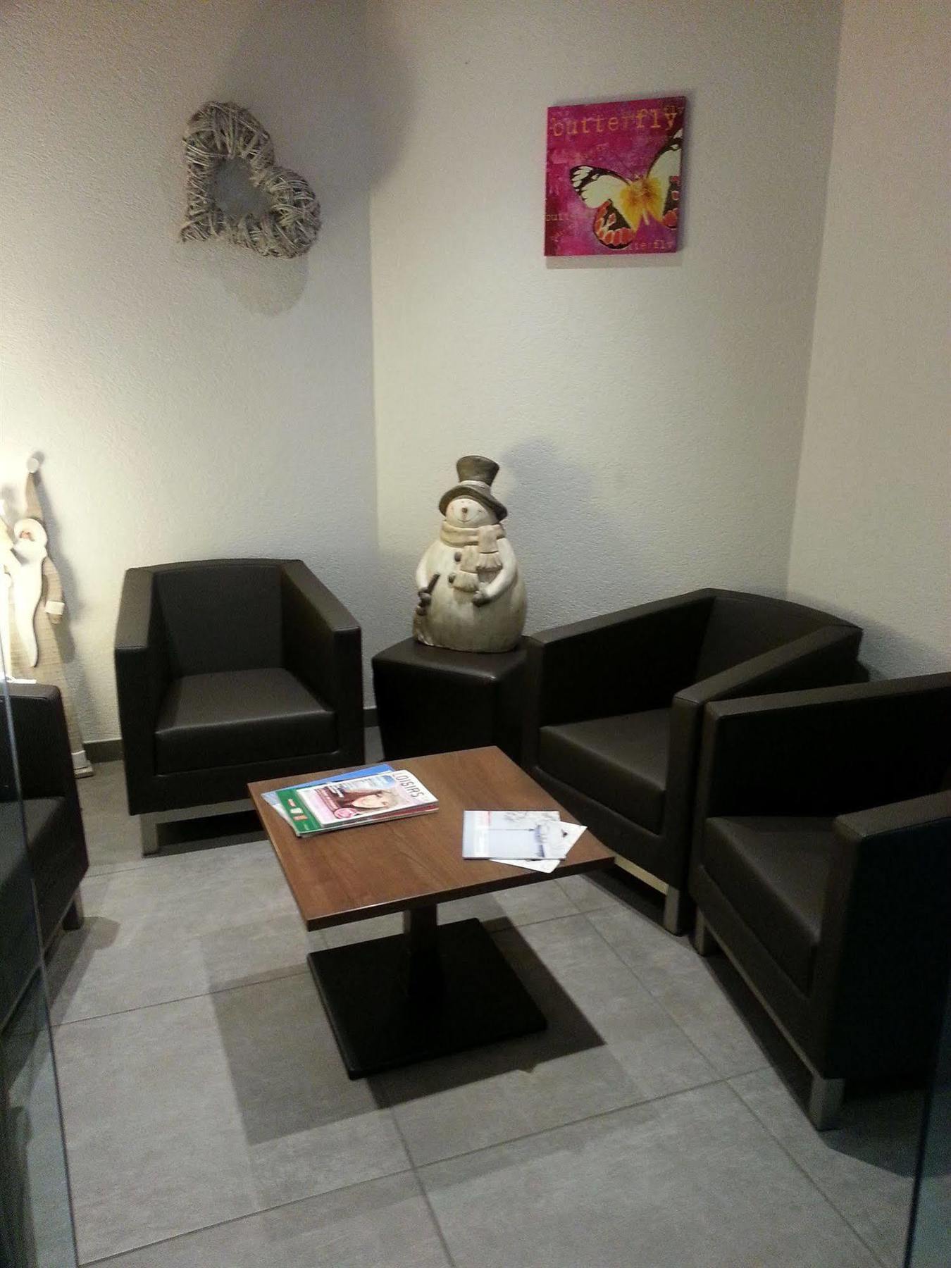 Hotel Oasis Moutier ภายนอก รูปภาพ
